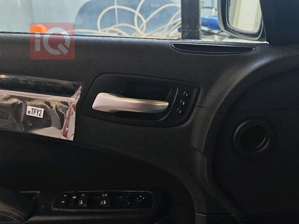 کرایسلەر 300